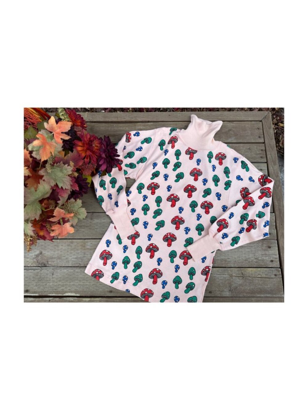 Pink Mushroom Patch Pattern Turtleneck Chrysanthemum Brand 100% Cotton Red Green